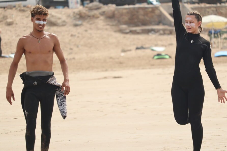 Devil’s Rock: Fast Waves and Meeting Fellow Surfers